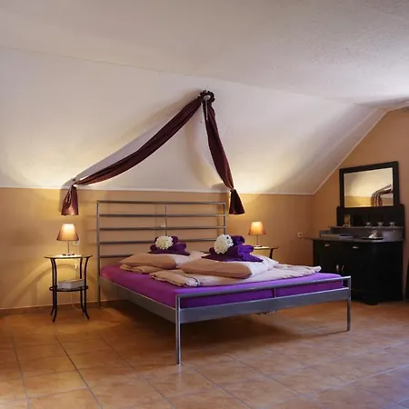 Novakovi U Novacky Nechanice (Hradec Kralove)