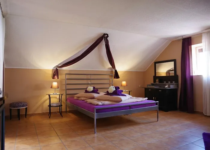 Novakovi U Novacky Nechanice (Hradec Kralove)